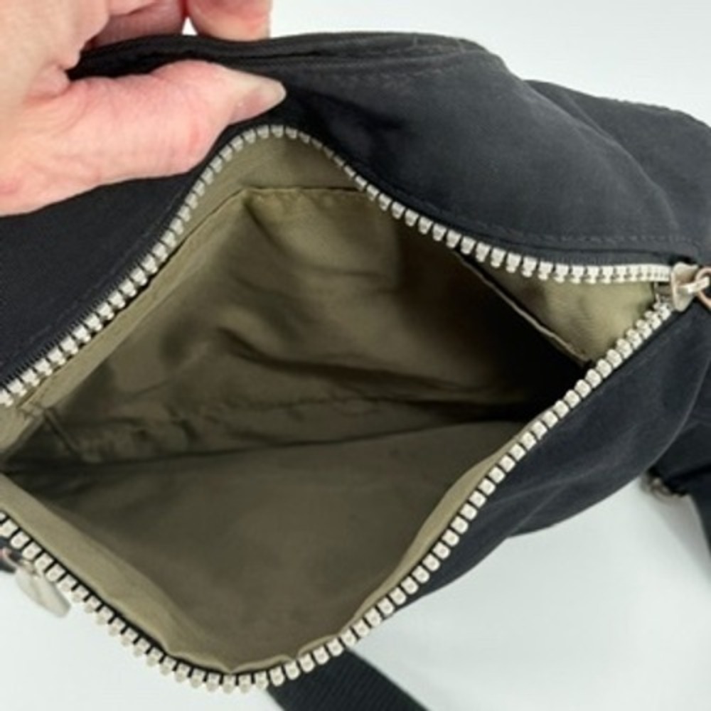 baggallini Black Nylon Crossbody Bag Three Zip Front Pockets Adjustable Strap - Picture 8 of 12